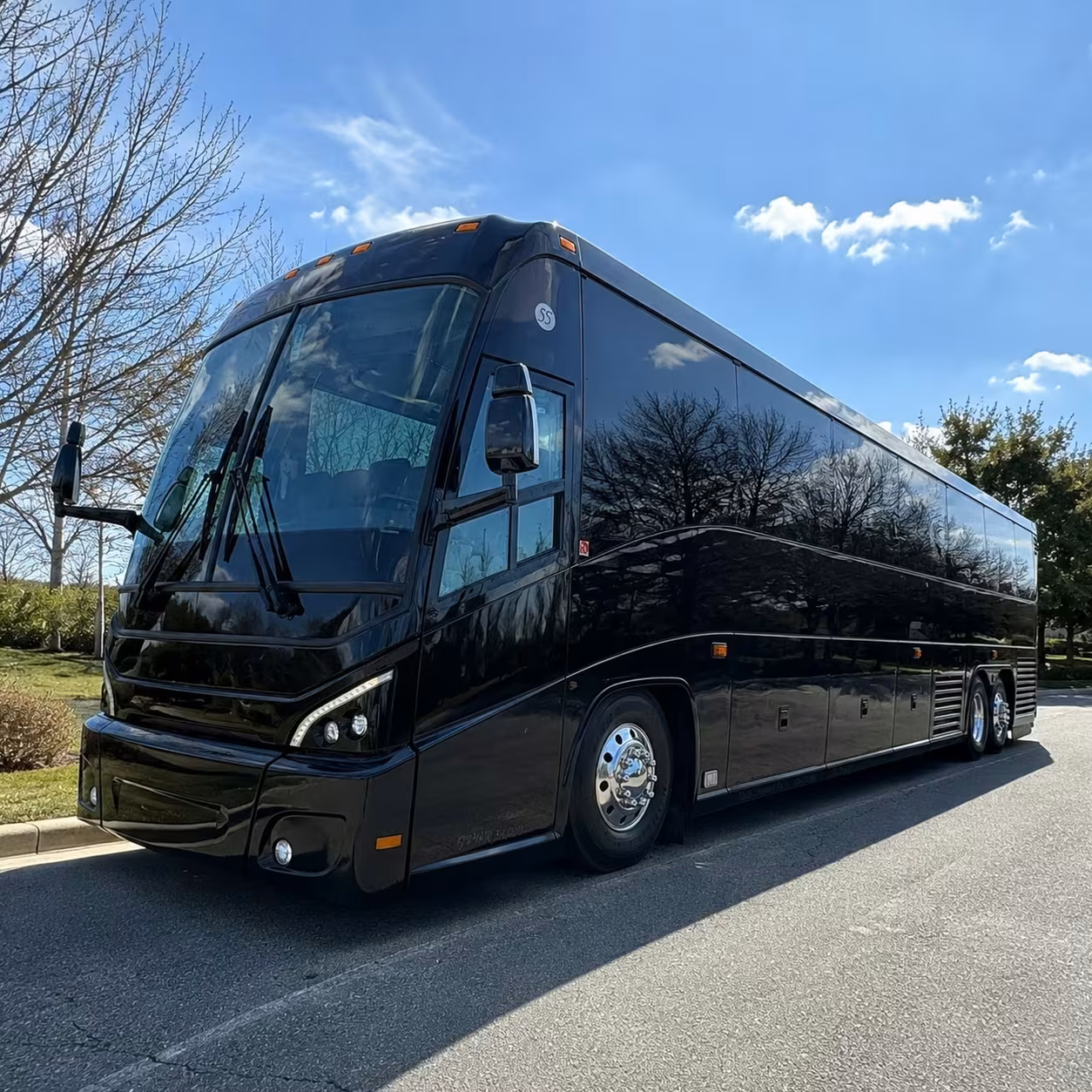 corporate commuter bus rentals for homestead employers