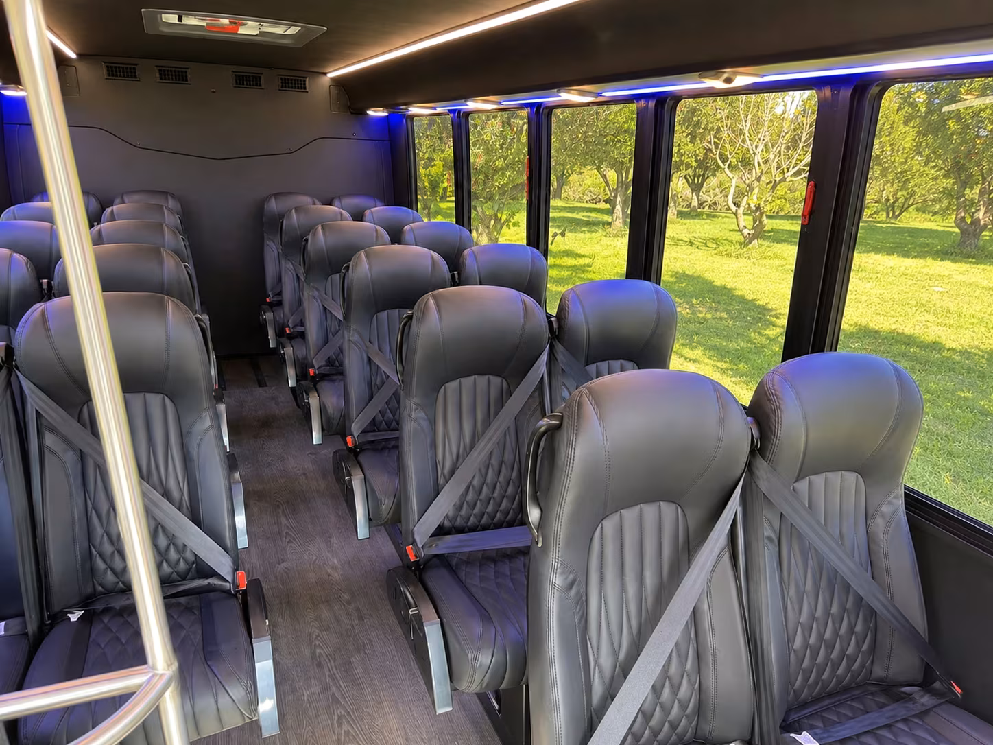 homestead minibus rentals for arriving airport groups